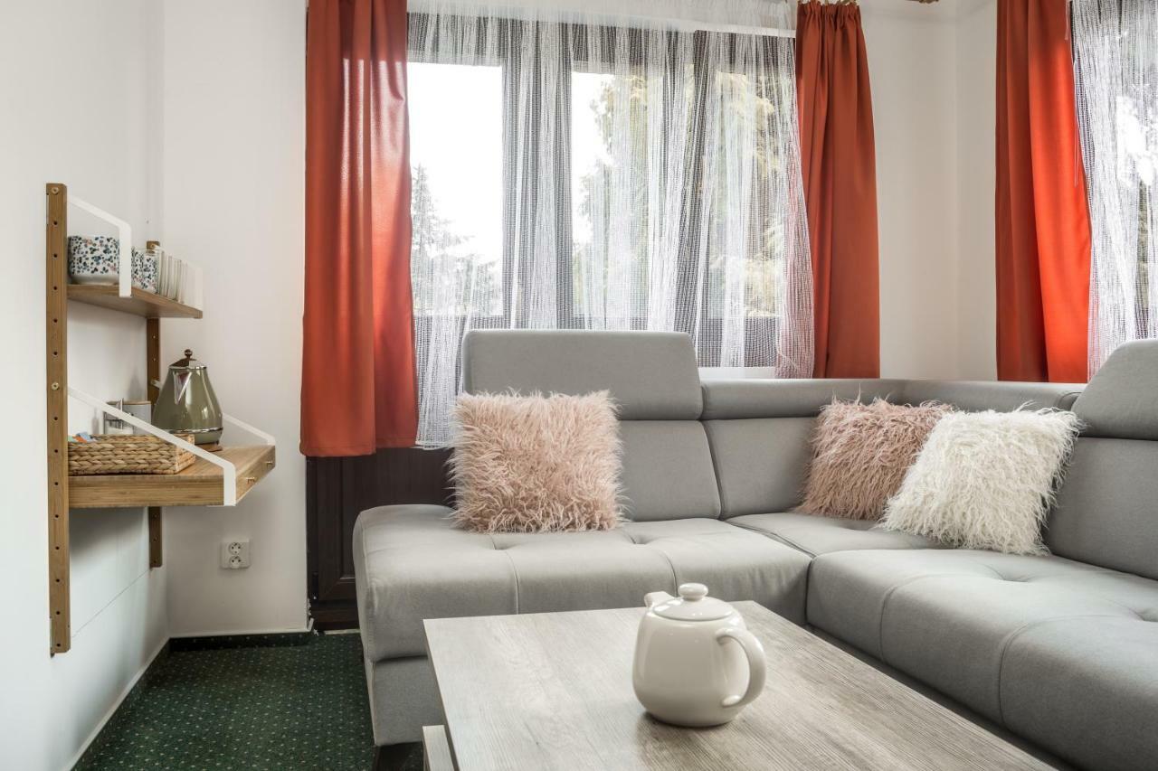 Hotel Konopiste Nova Myslivna Benesov  Eksteriør billede