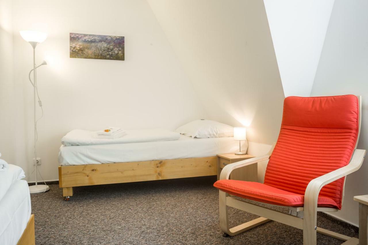 Hotel Konopiste Nova Myslivna Benesov  Eksteriør billede