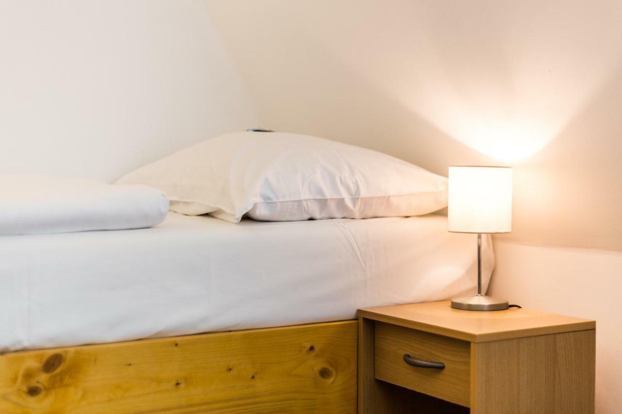 Hotel Konopiste Nova Myslivna Benesov  Eksteriør billede