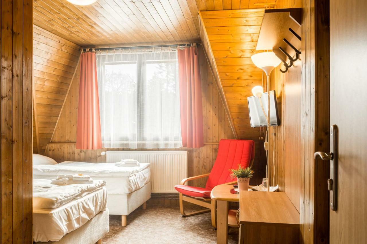 Hotel Konopiste Nova Myslivna Benesov  Eksteriør billede